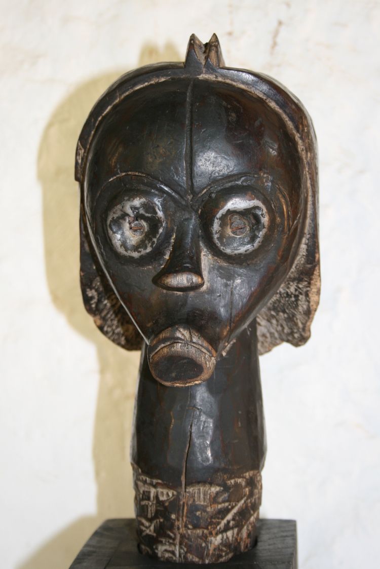 Byeri head from a Fang reliquary, Gabon.