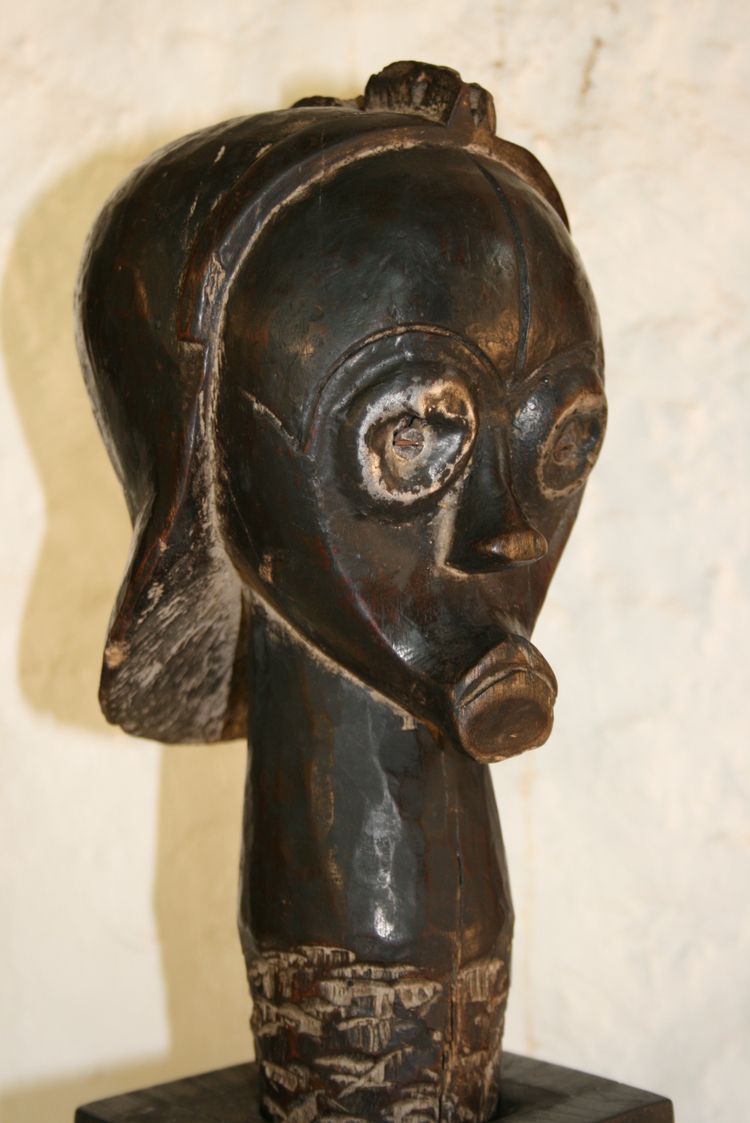 Byeri head from a Fang reliquary, Gabon.