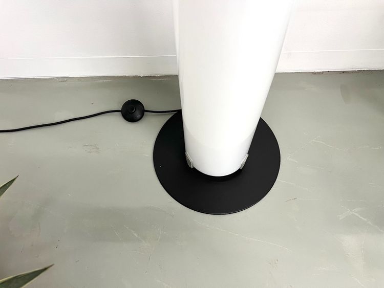 Lampada da terra Stylos di Achille Castiglioni per Flos