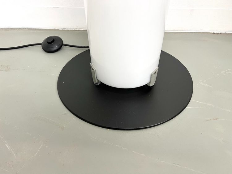 Lampada da terra Stylos di Achille Castiglioni per Flos