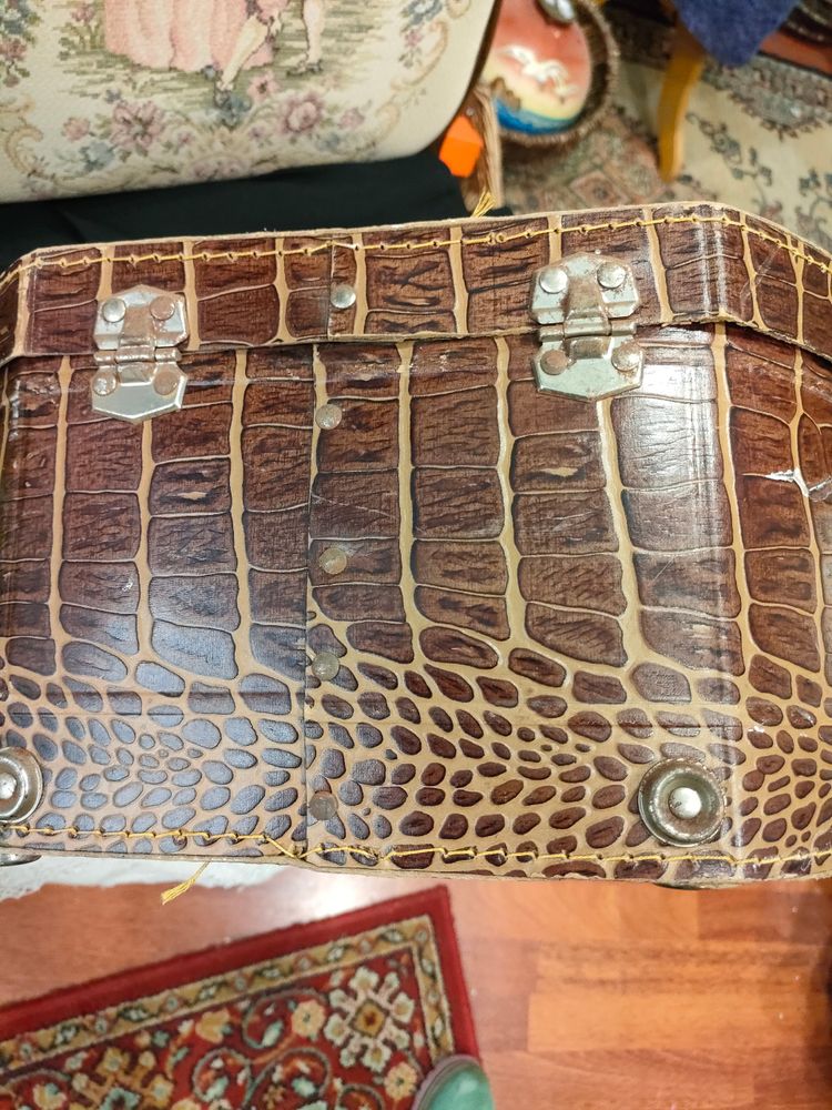 Hat case