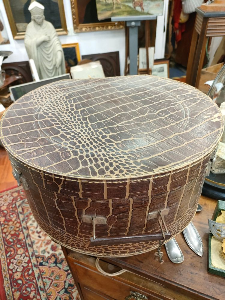 Hat case