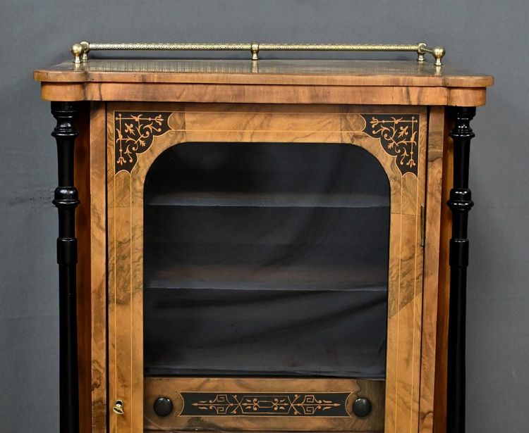 Meuble à Musique en ronce de Noyer, style Charles X – 2ème partie XIXe