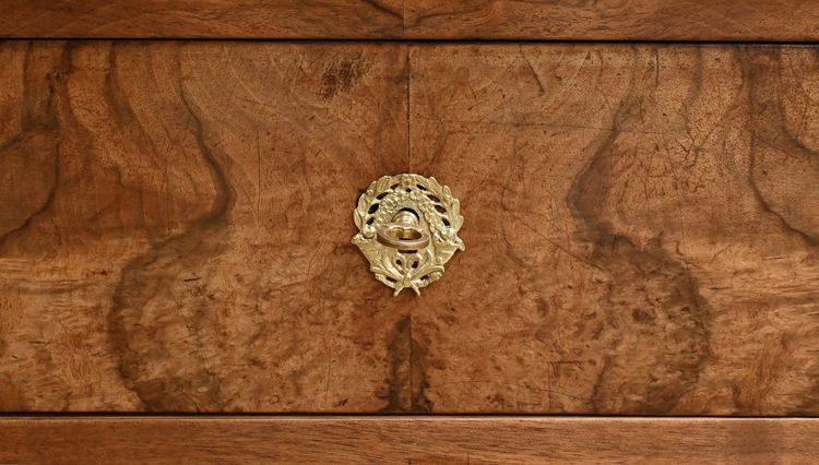 Commode en Ronce de Noyer, époque Restauration – 1re partie XIXe