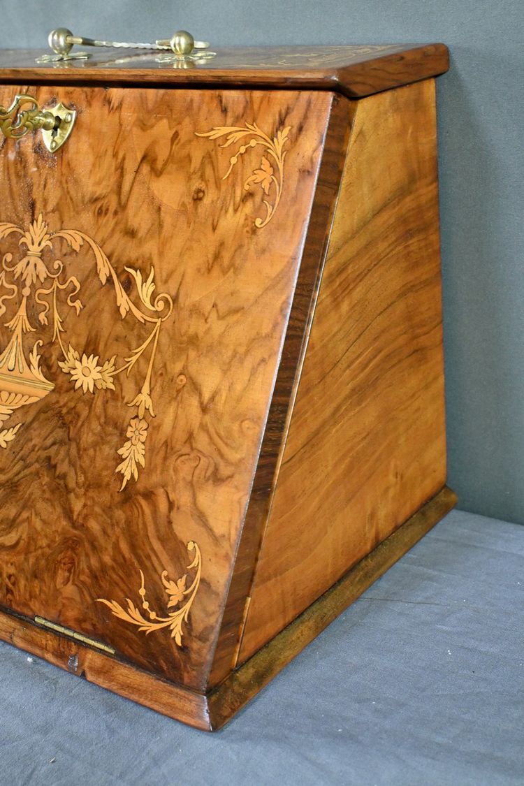 Walnut burl letter box - Early 20th century