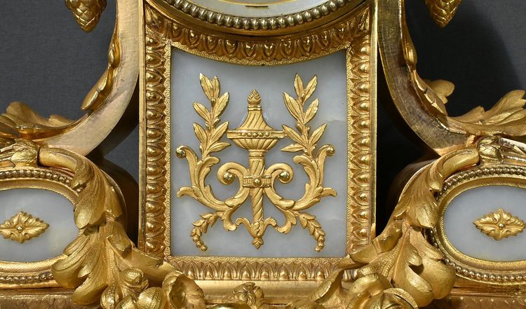 Important Louis XVI style Gilded Bronze Mantel Insert - Late 19th century