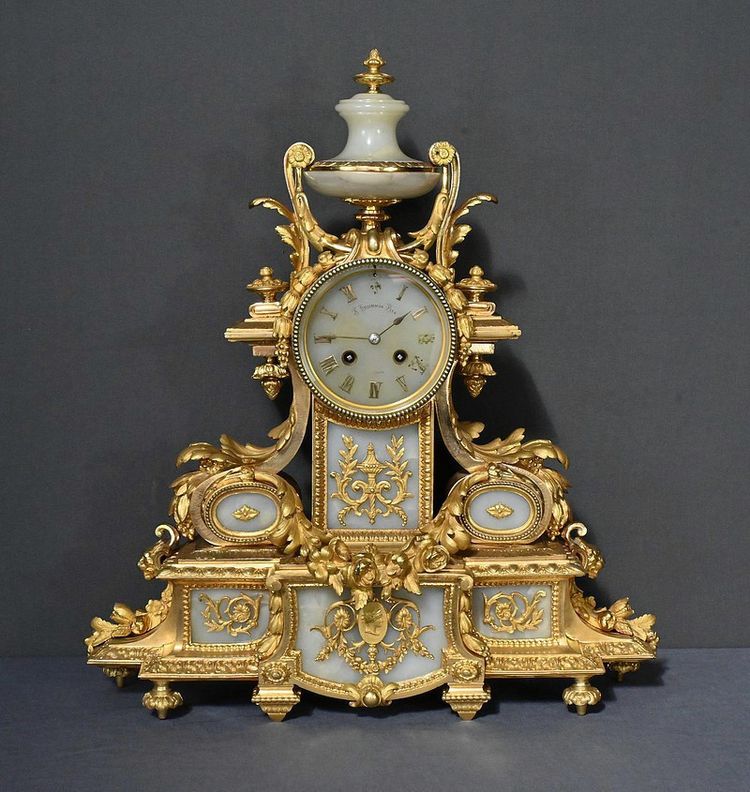 Important Louis XVI style Gilded Bronze Mantel Insert - Late 19th century