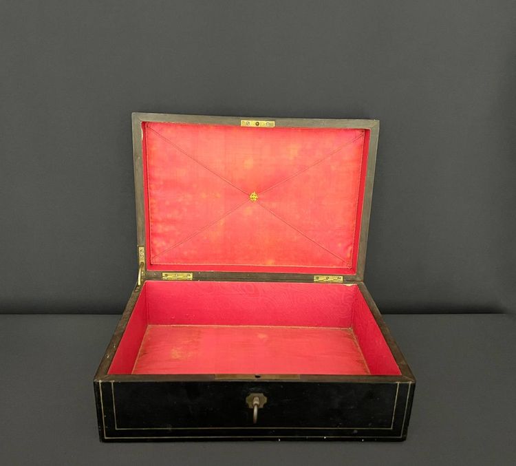 Napoleon III box in blackened wood with Boulle marquetry