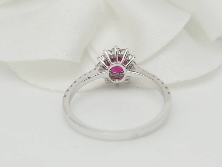 Anello Margherita in oro bianco, rubini e diamanti 0,45 carati