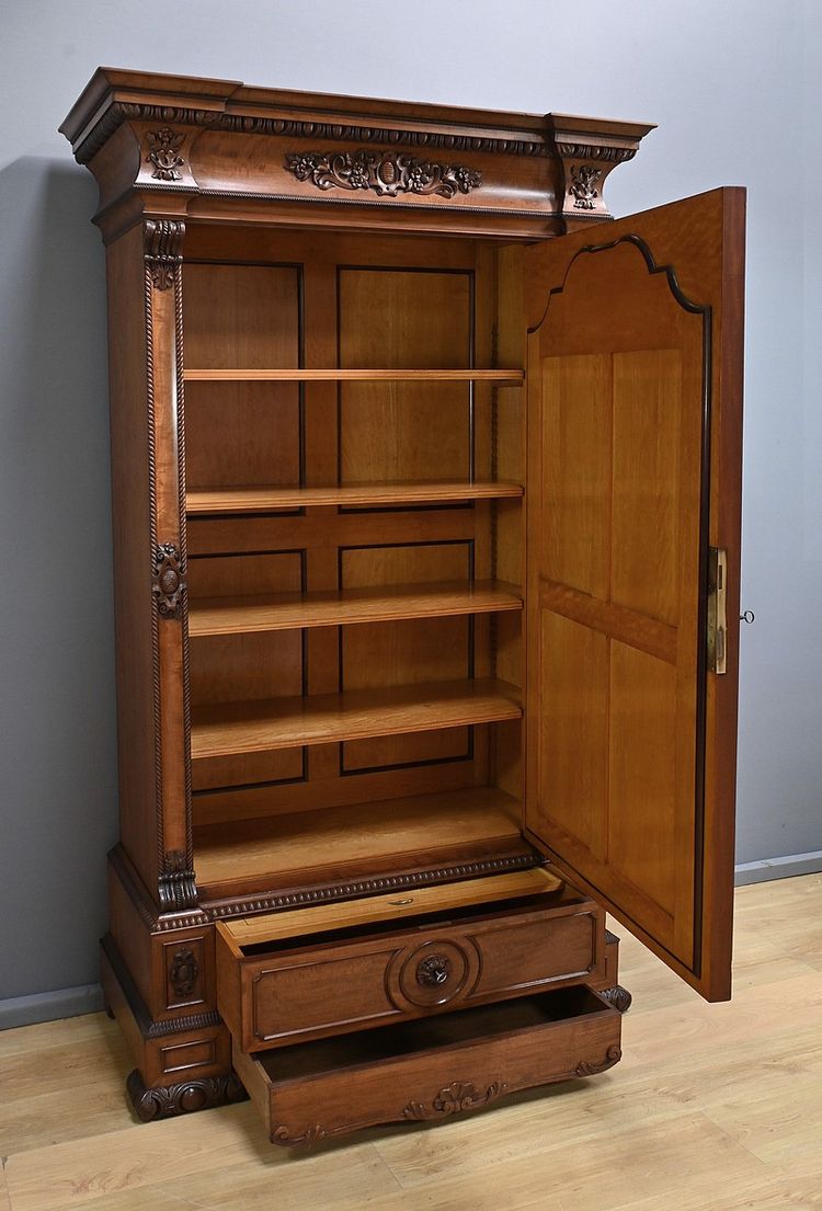 Armoire à Glace in mogano fiammato, stile rinascimentale - Fine del XIX secolo