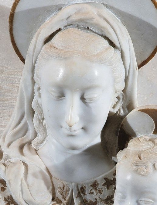 Scultore del XIX secolo, "Madonna con il Bambino e teste di cherubini"