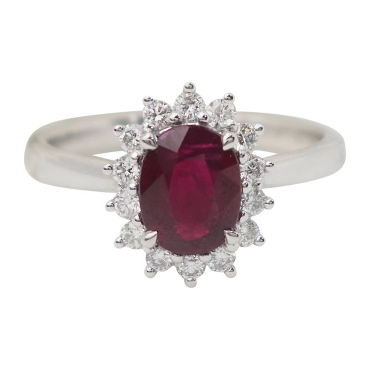 Ring aus Weißgold, Rubin 0,95ct und Diamanten