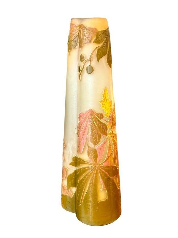 Vaso grande in stile Art Nouveau "Foglie di castagno" di Emile Gallé
