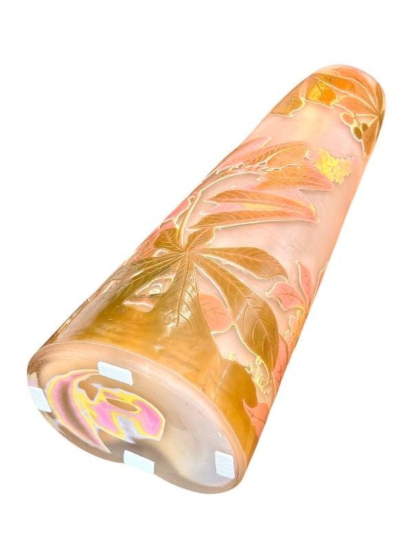 Vaso grande in stile Art Nouveau "Foglie di castagno" di Emile Gallé