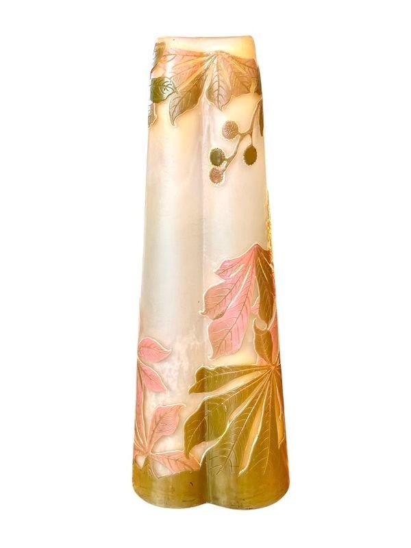 Vaso grande in stile Art Nouveau "Foglie di castagno" di Emile Gallé
