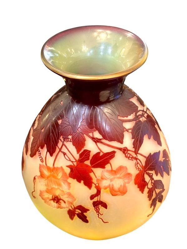 Vaso Art Nouveau "Cobées Rouges" di Emile Gallé
