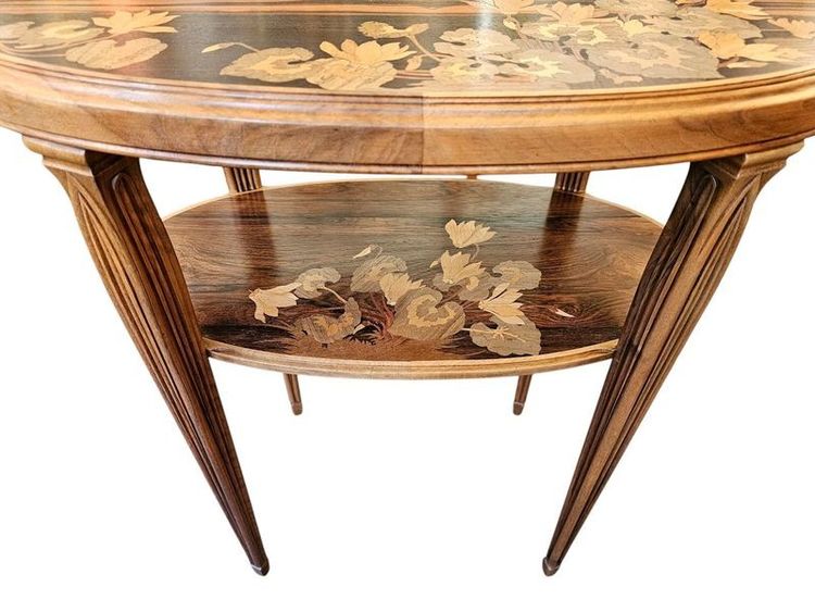 Tavolo volante "Ciclamini" di Emile Gallé in stile Art Nouveau