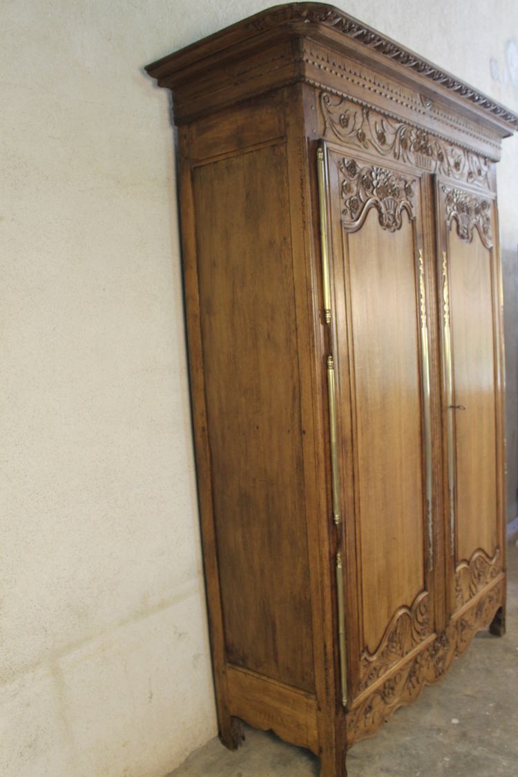 Armadio normanno in quercia intagliata, origine Saint Lô, XIX secolo