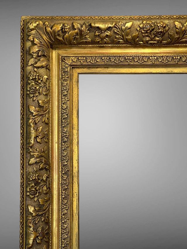 ANTIQUE WOODEN AND GOLD STUCCO FRAME FOR PAINTING 45 cm x 31 cm