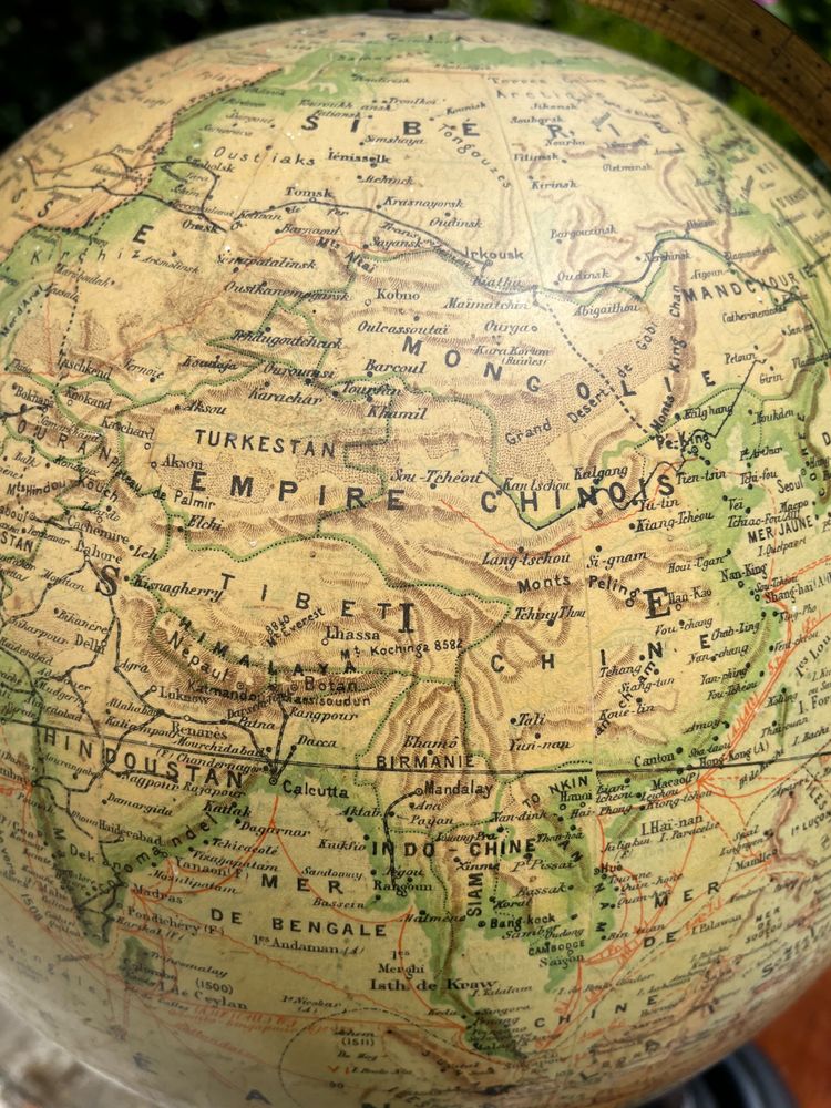 Large terrestrial globe, by J. Forest, circa 1910,