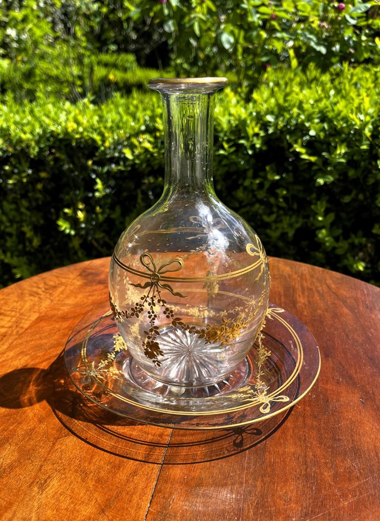 Caraffa e piatto in cristallo Baccarat, XIX secolo