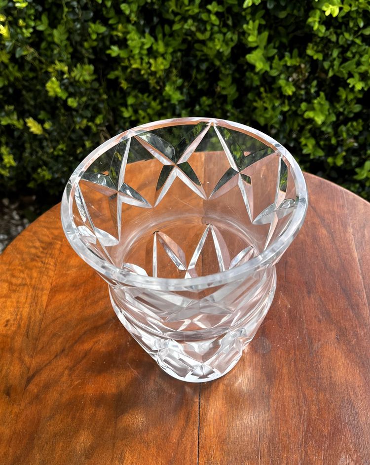 Vase aus Baccarat-Kristall, 18 cm.