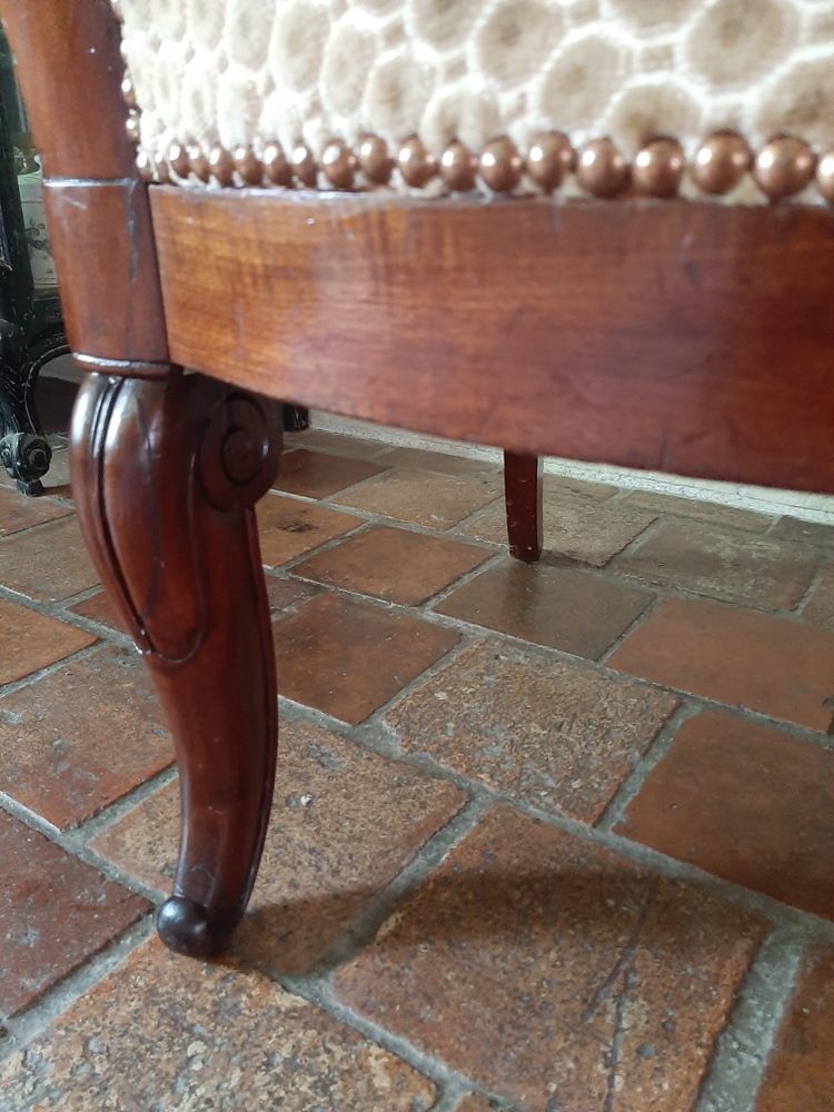 Coppia di poltrone in mogano con croce - Periodo Restauro - XIX secolo