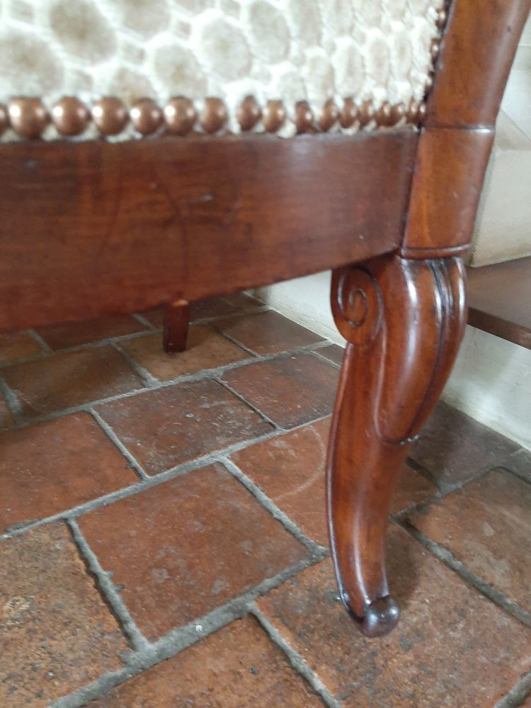 Coppia di poltrone in mogano con croce - Periodo Restauro - XIX secolo