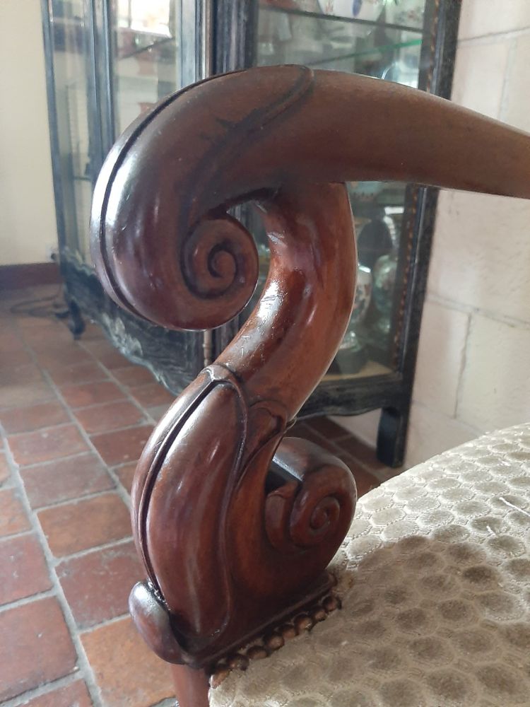 Coppia di poltrone in mogano con croce - Periodo Restauro - XIX secolo