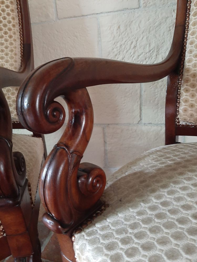 Coppia di poltrone in mogano con croce - Periodo Restauro - XIX secolo
