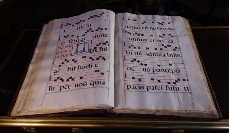 Large mass antiphonary of 260 pages, dated 1736