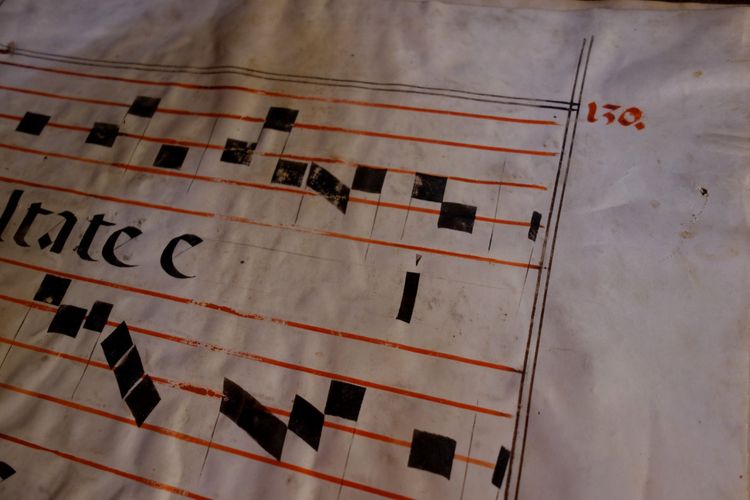 Large mass antiphonary of 260 pages, dated 1736