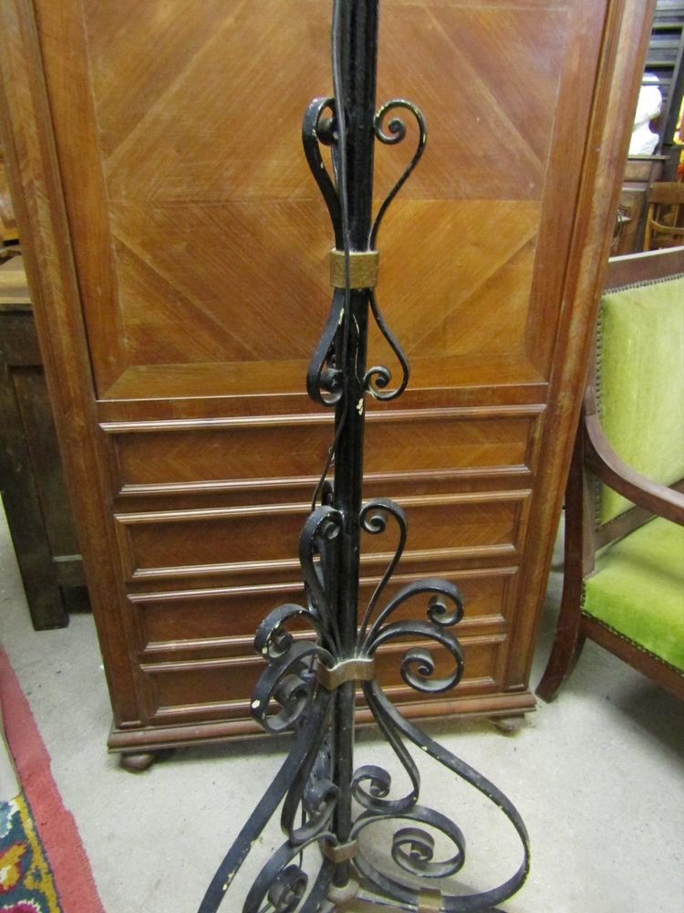 Floor lamp