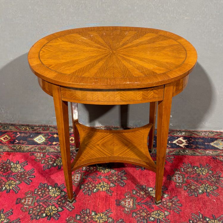 Élégante table basse en bois fruitier incrusté