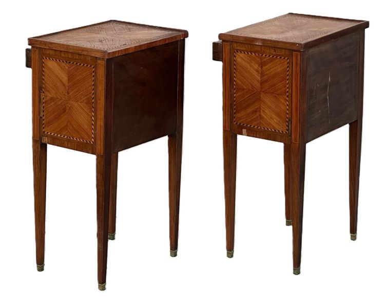 Paire de tables de chevet