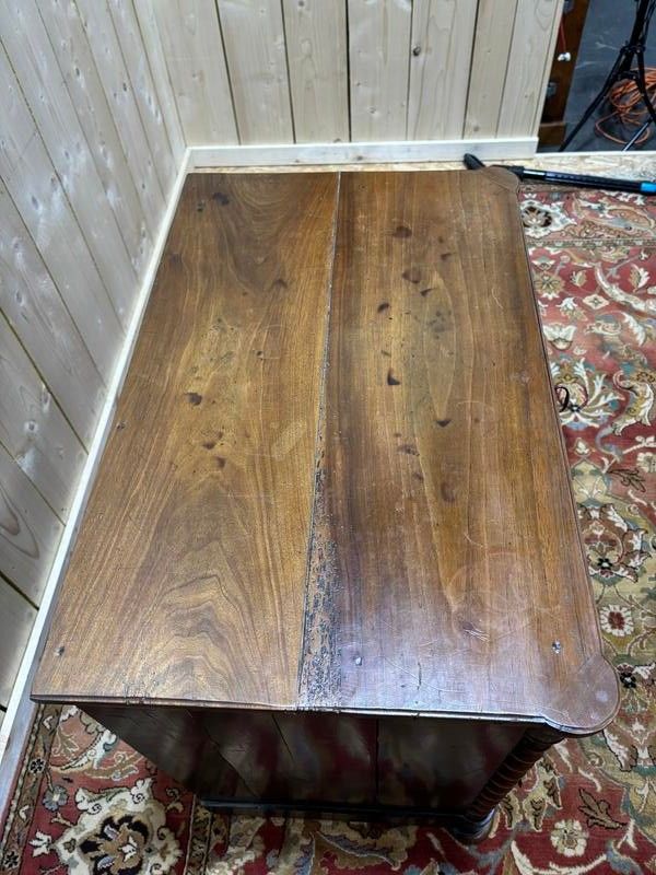Meuble d’appoint ou commode ouvrant par 4 tiroirs 