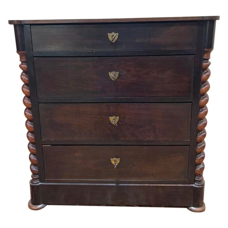 Meuble d’appoint ou commode ouvrant par 4 tiroirs 