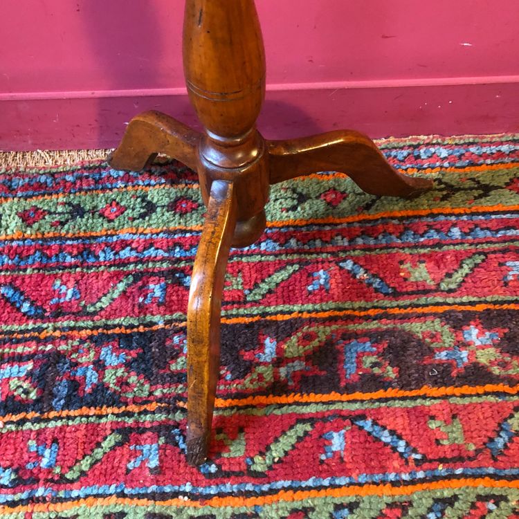 Marquetry pedestal table with putti, late 19th century