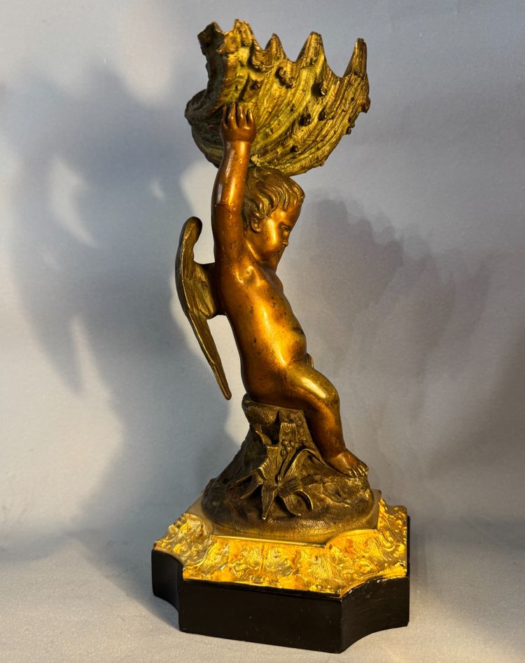 Scultura in bronzo - Angelo con conchiglia - XIX secolo