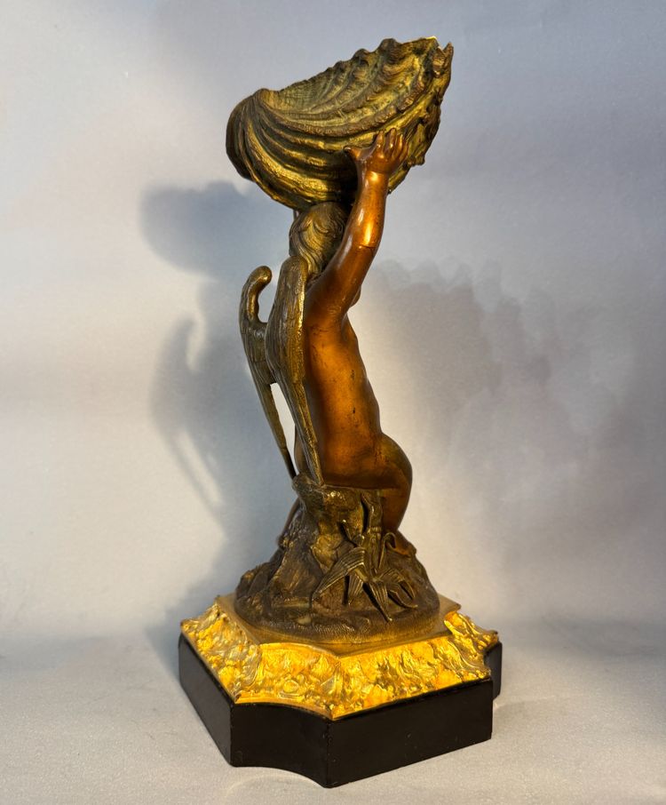 Scultura in bronzo - Angelo con conchiglia - XIX secolo