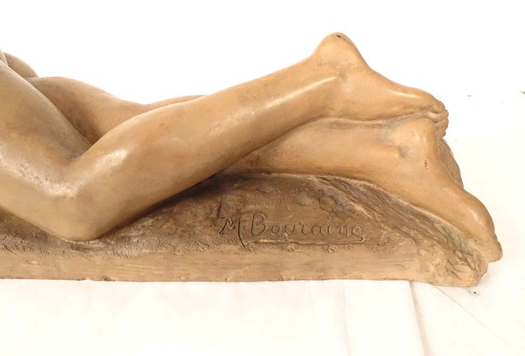 Grande scultura in terracotta Marcel Bouraine Donna nuda addormentata 90,5 cm XX secolo