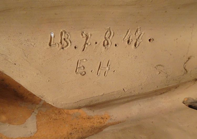 Grande scultura in terracotta Marcel Bouraine Donna nuda addormentata 90,5 cm XX secolo