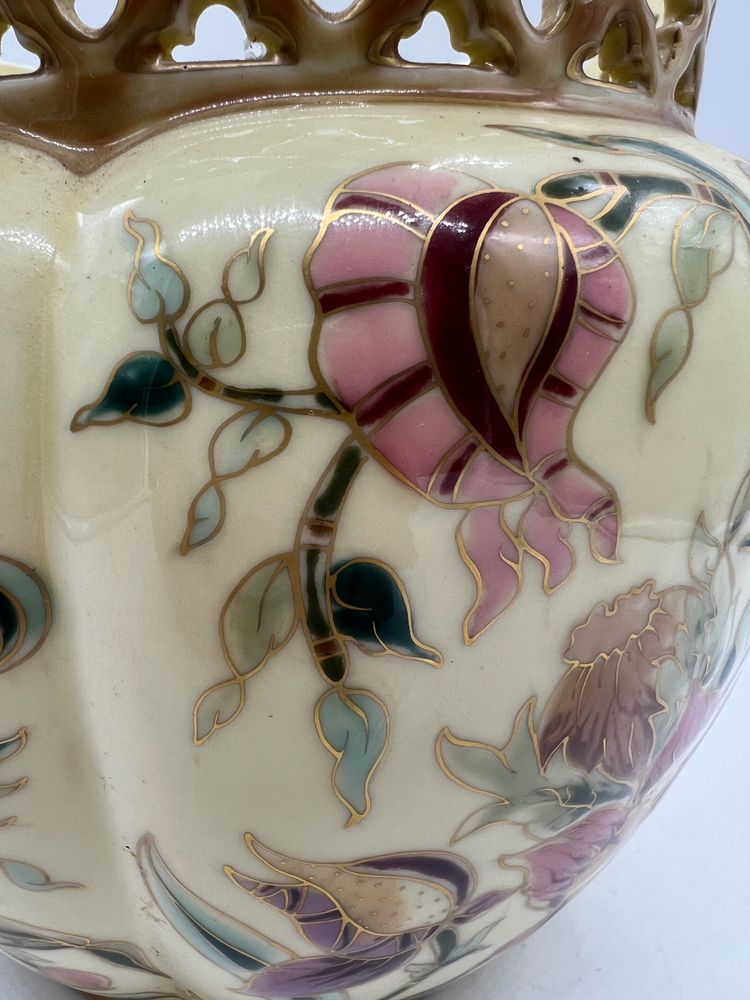 Openwork Zsolnay porcelain planter – Signed Schlittné – Hungary, circa 1950