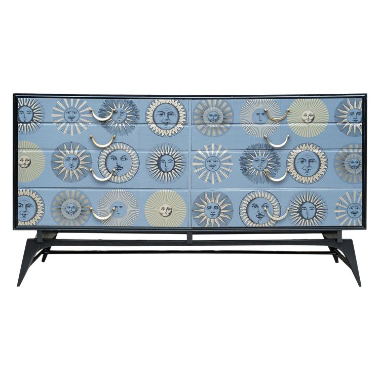 Importante commode dans le goût de Piero FORNASETTI