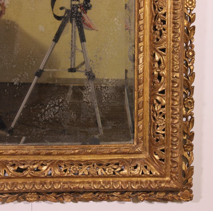 18th Century Italian Mirror In Gilded Wood