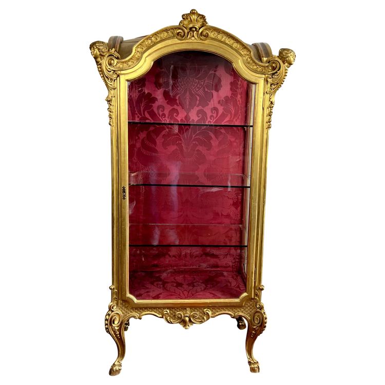 VITRINE ITALIENNE EN BOIS SCULPTÉ ET DORÉ EPOQUE NAPOLEON III DE STYLE LOUIS XV