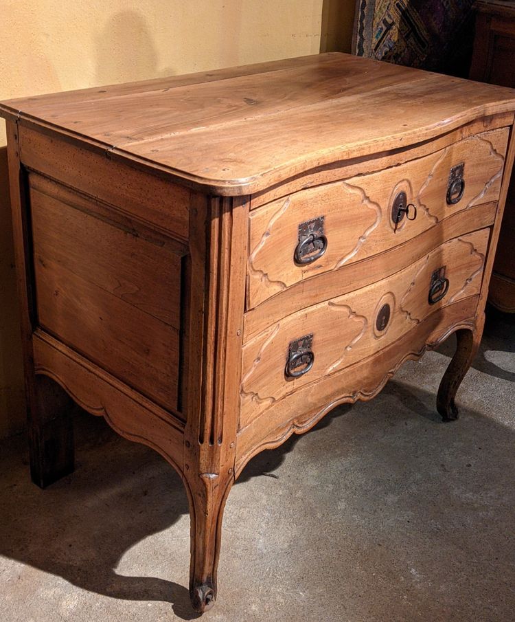 Petite Commode Sauteuse