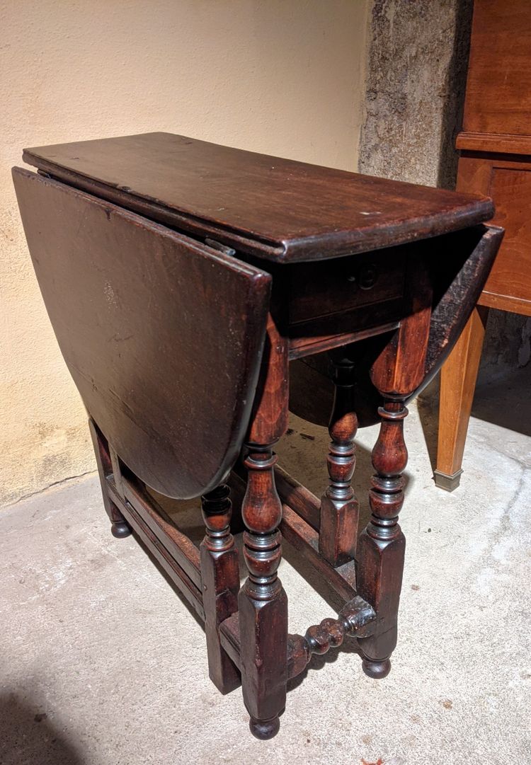 Small Gateleg table