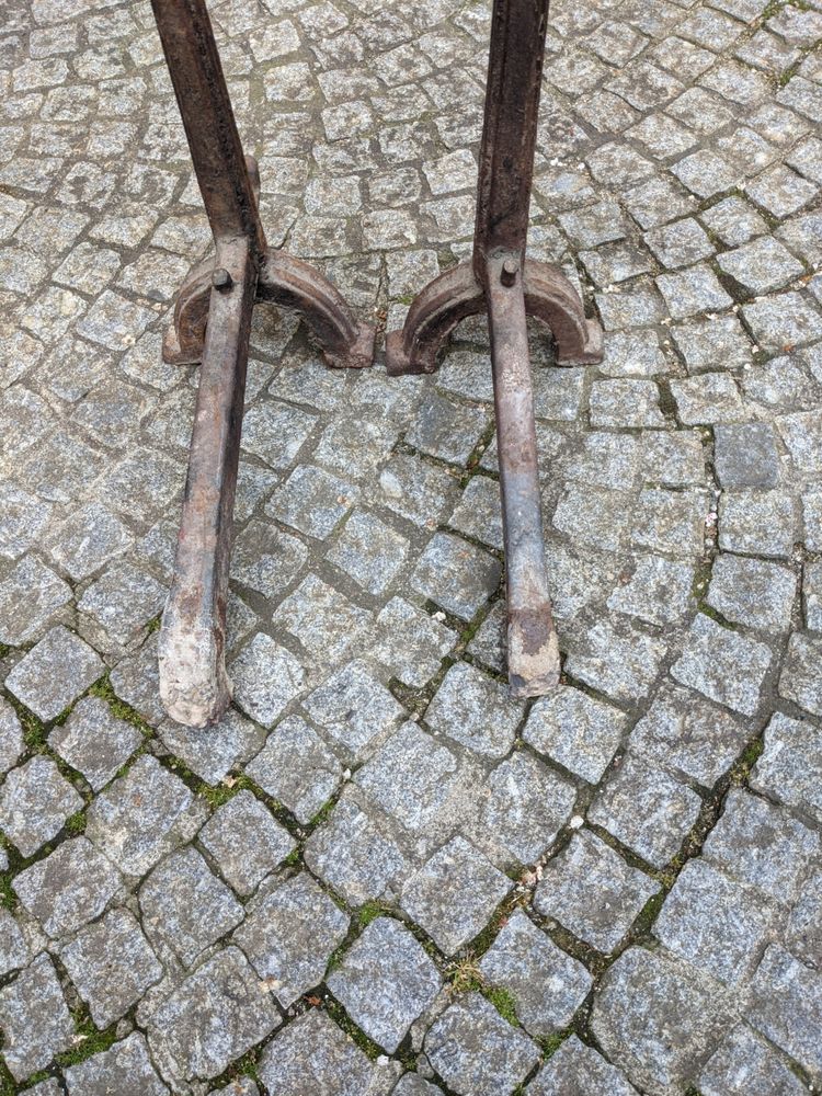 Pair of bowl landiers