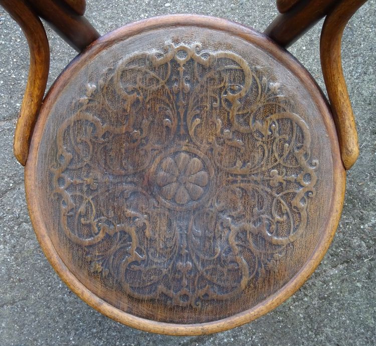 Deux chaises N°14 Thonet assise bois, état original, 1890